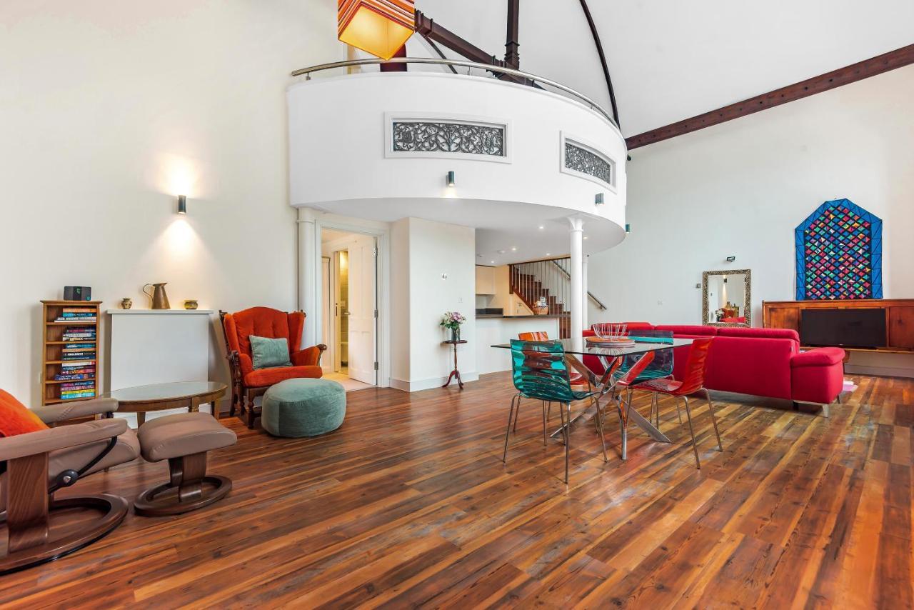 6 Rose Chapel Penthouse Truro Exterior photo