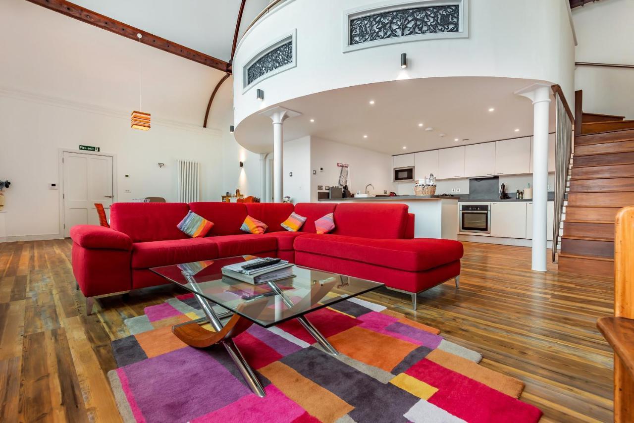 6 Rose Chapel Penthouse Truro Exterior photo