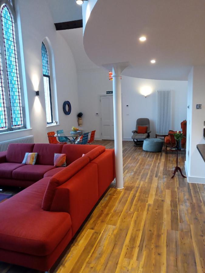 6 Rose Chapel Penthouse Truro Exterior photo