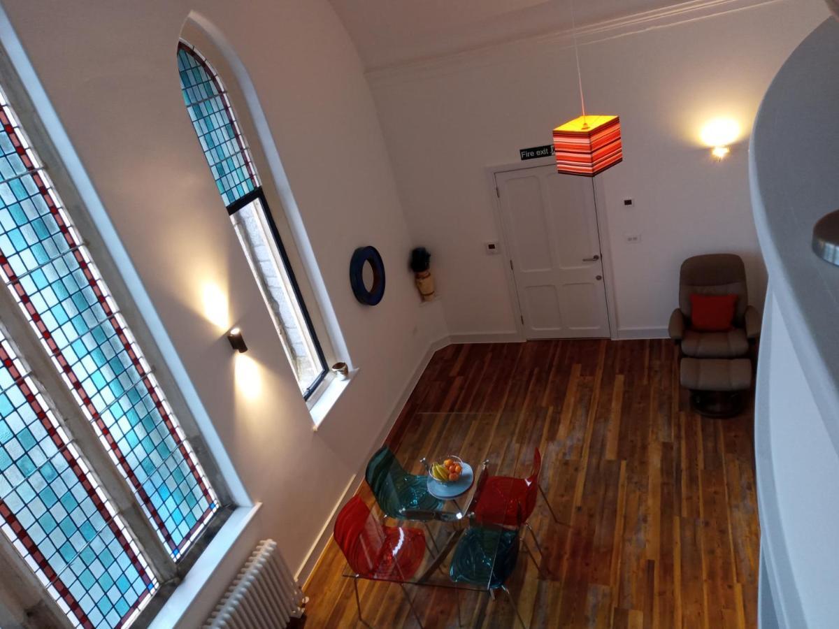 6 Rose Chapel Penthouse Truro Exterior photo